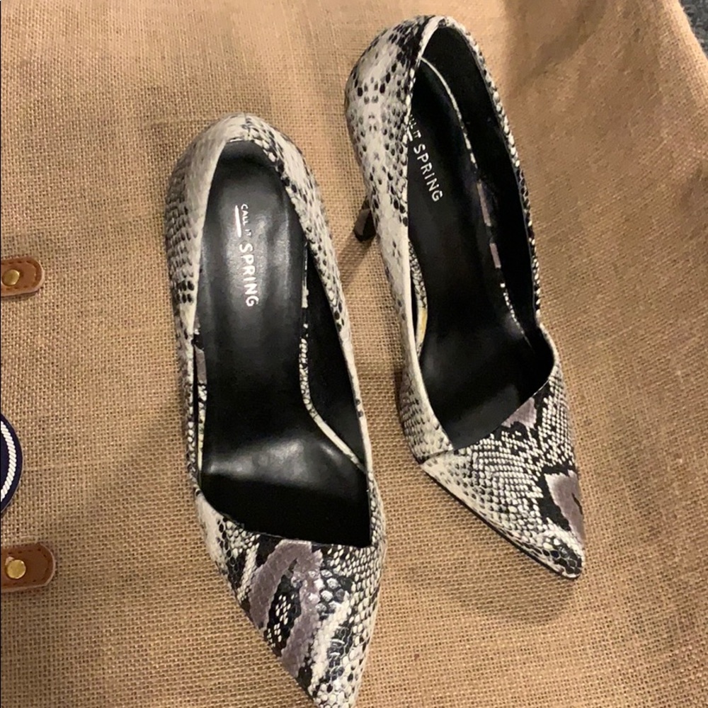 Ladies shoes